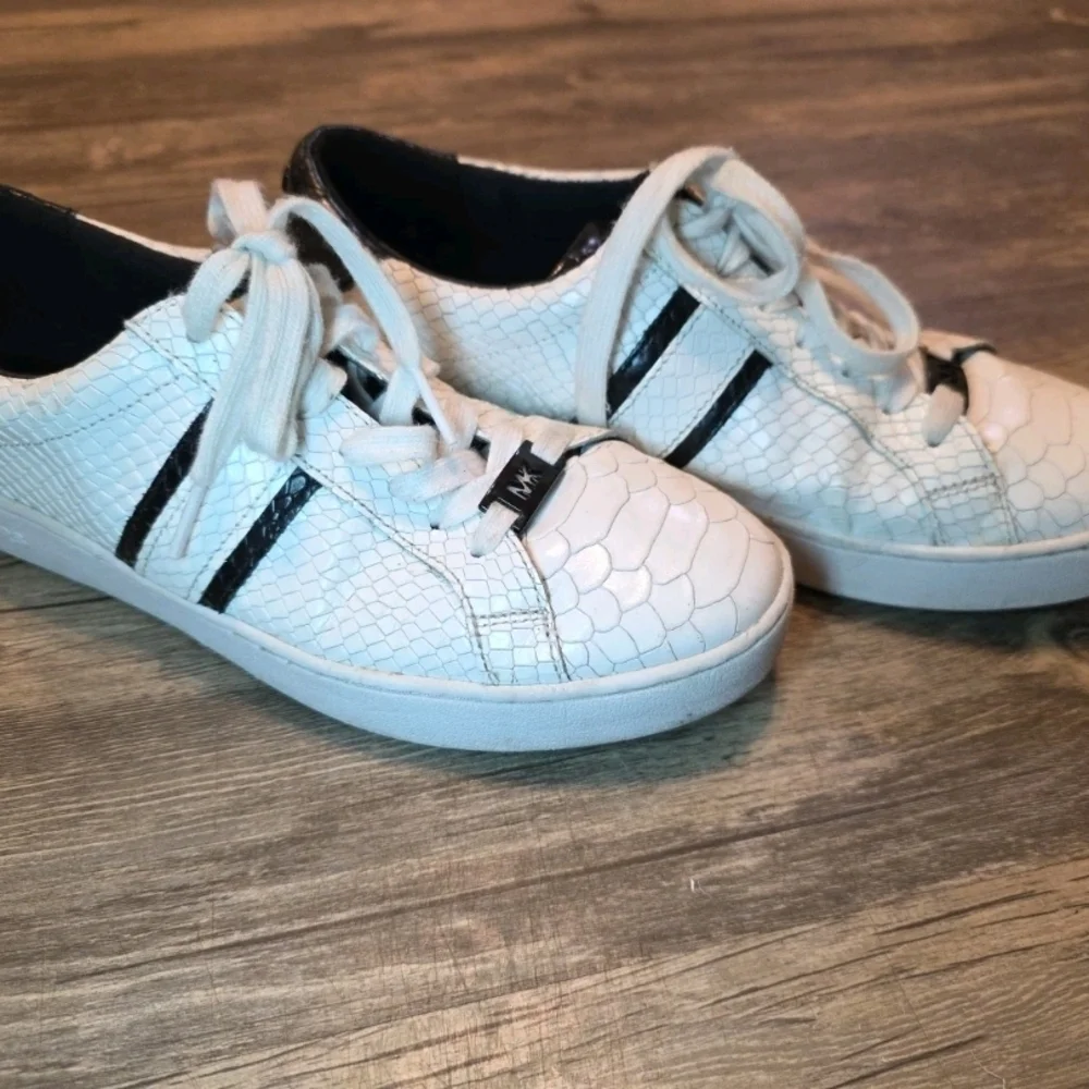 Michael Kors White Sneakers with Black Accents - Picture 3 of 9